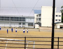 �T�R���w�Z�̃O�����h�ƍZ��