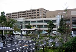 �l�k�s�̉w�O�A�u�Ȃ䂽�l�k�v