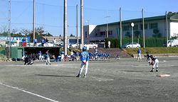 �����i�鎭�s�j�ƃi���o�[�����̌�����̗l�q