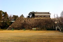 �T�R���w�Z�O�����h�Ƒ����E