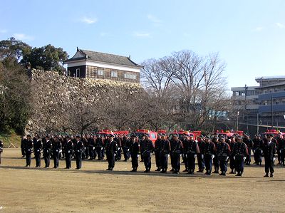 �����E�̉��ł̏o���ߎ��i�T�R���w�Z�O�����h�j