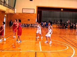 �����̗l�q�i���̃��j�t�H�[�����T�R���j