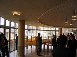 �ۂ��Ė��邢�����`���[��