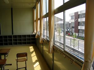 �������̓����ɖʂ��������i�����������s�����j