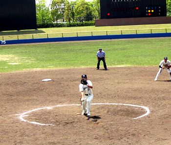 ���{������Ƃ̑ΐ�œ����鑧�q