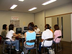 �Q�S���̏W�܂�̗l�q