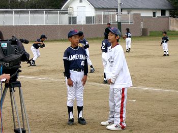 �L���v�e���̔���N�i���j�ɃC���^�r���[������