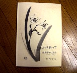 �������������q