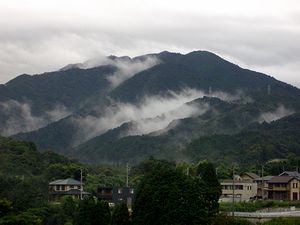 �����̊֒��̎R