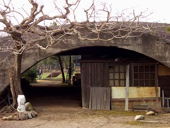 �O�����̃R���N���[�g���̉��̍�