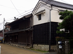 �����ɂ���ىƂ̓y��