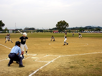 14日に行われた長太杯ソフトボール大会(守備側がナンバーワン)