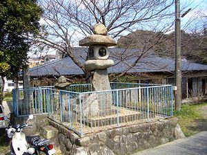 �쑺�R�~���j�e�B�̓�ɂ����铔�H